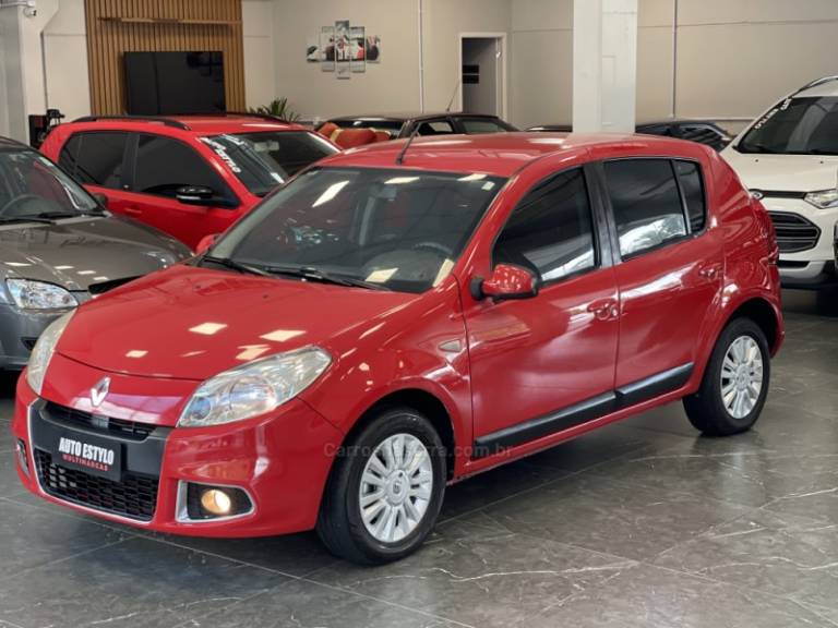 RENAULT - SANDERO - 2012/2012 - Vermelha - R$ 34.900,00