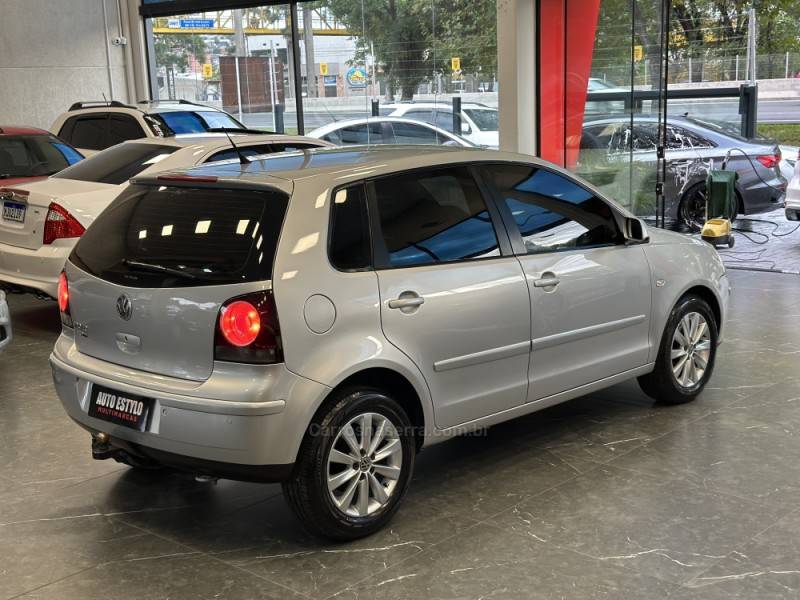 VOLKSWAGEN - POLO - 2007/2008 - Prata - R$ 37.900,00