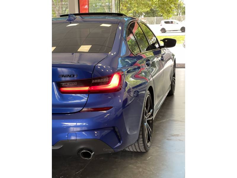 BMW - 320I - 2021/2022 - Azul - R$ 249.900,00