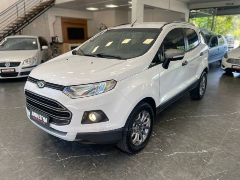 FORD - ECOSPORT - 2015/2016 - Branca - R$ 59.900,00