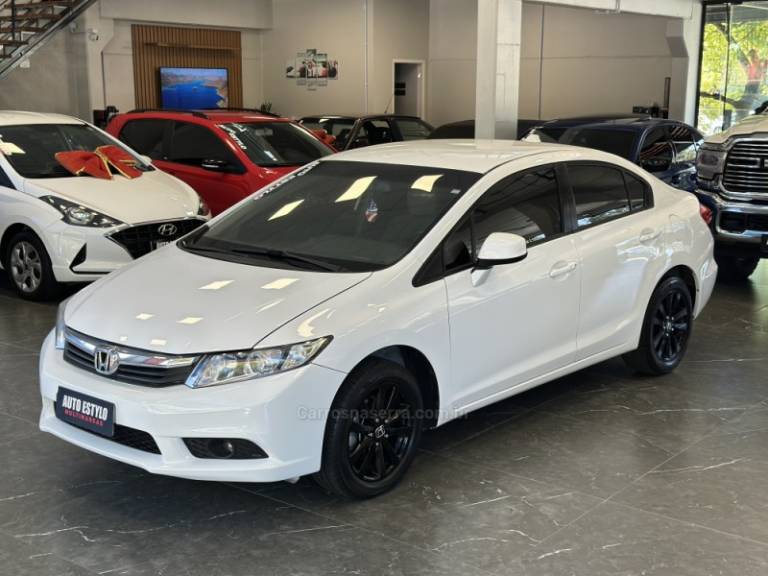 HONDA - CIVIC - 2014/2015 - Branca - R$ 71.900,00