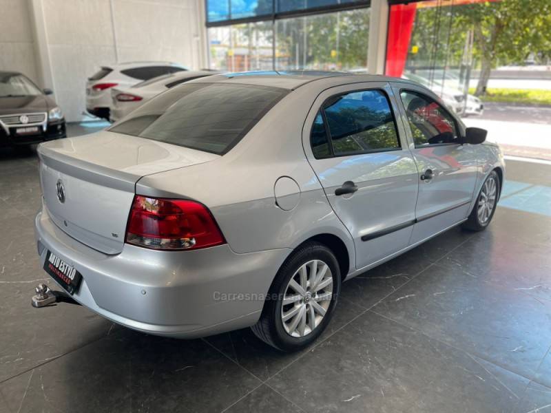 VOLKSWAGEN - VOYAGE - 2011/2012 - Prata - R$ 36.900,00