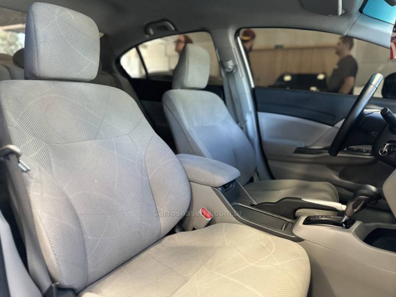 HONDA - CIVIC - 2014/2015 - Branca - R$ 71.900,00