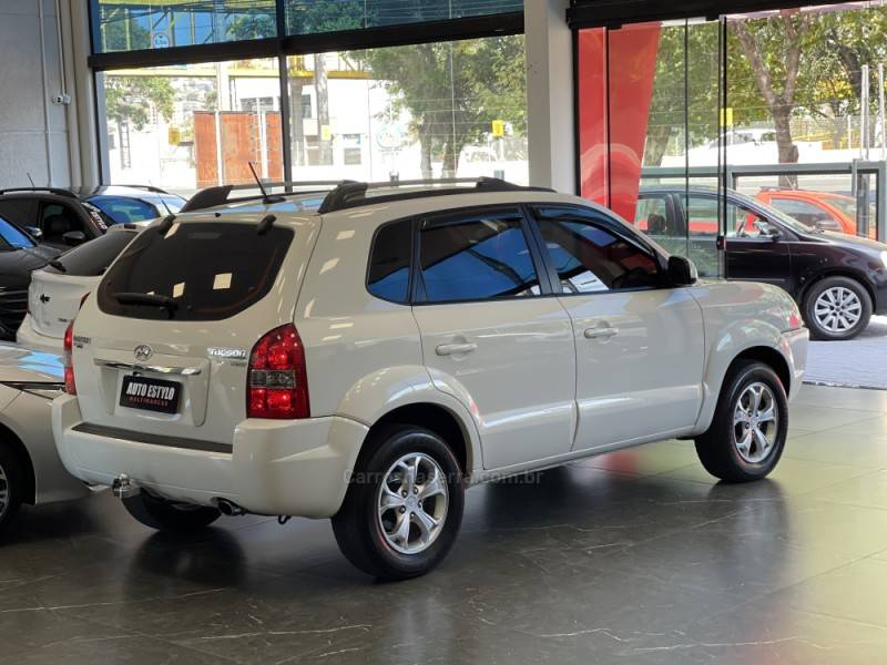HYUNDAI - TUCSON - 2015/2016 - Branca - R$ 63.900,00