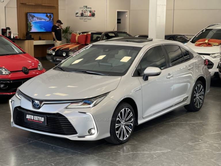 TOYOTA - COROLLA - 2022/2023 - Prata - R$ 158.900,00