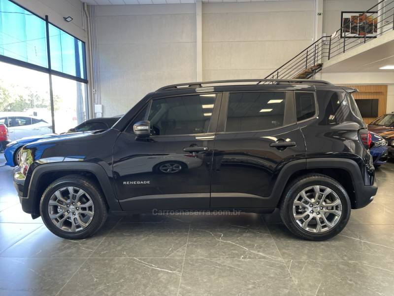 JEEP - RENEGADE - 2022/2022 - Preta - R$ 110.900,00