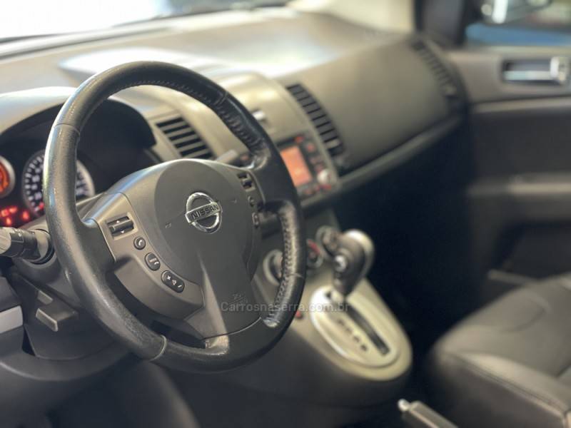 NISSAN - SENTRA - 2012/2013 - Preta - R$ 41.900,00