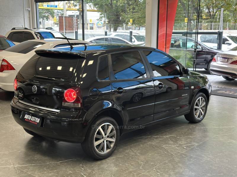 VOLKSWAGEN - POLO - 2008/2009 - Preta - R$ 38.900,00