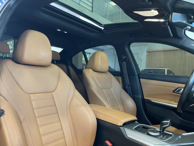 BMW - 320I - 2021/2022 - Azul - R$ 249.900,00