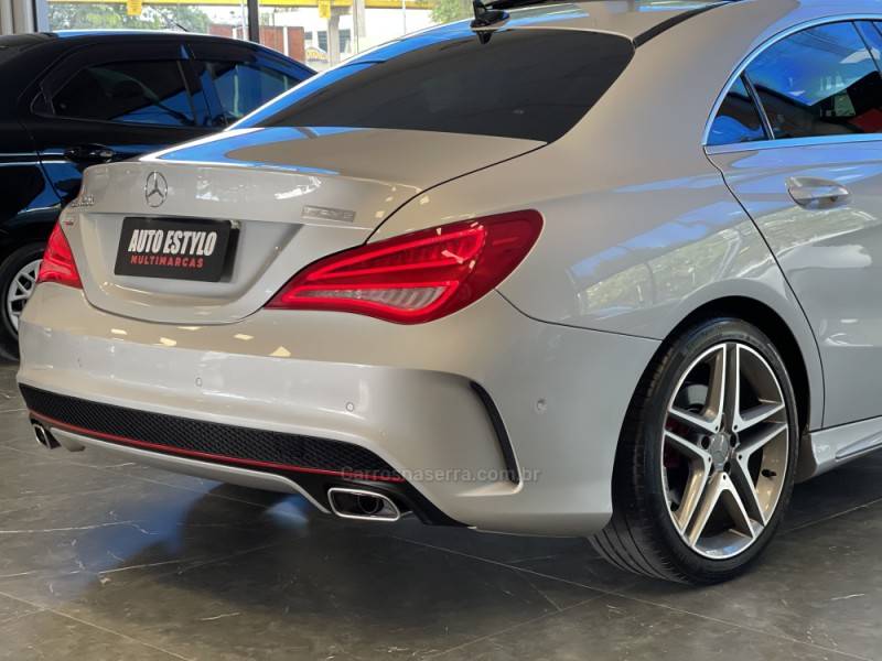 MERCEDES-BENZ - CLA 250 - 2015/2015 - Prata - R$ 143.900,00
