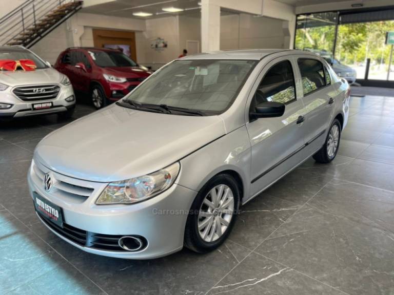 VOLKSWAGEN - VOYAGE - 2011/2012 - Prata - R$ 36.900,00