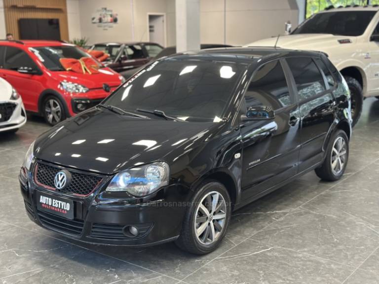 VOLKSWAGEN - POLO - 2008/2009 - Preta - R$ 38.900,00