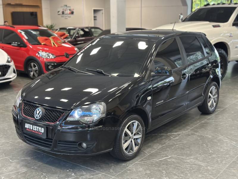 VOLKSWAGEN - POLO - 2008/2009 - Preta - R$ 38.900,00
