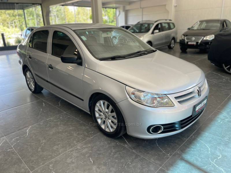 VOLKSWAGEN - VOYAGE - 2011/2012 - Prata - R$ 36.900,00