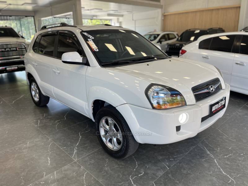 HYUNDAI - TUCSON - 2015/2016 - Branca - R$ 63.900,00