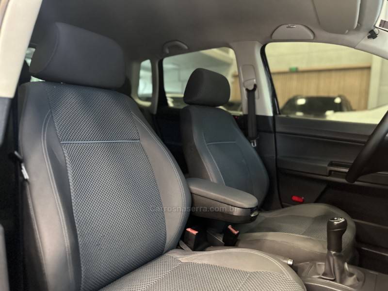 VOLKSWAGEN - POLO - 2008/2009 - Preta - R$ 38.900,00