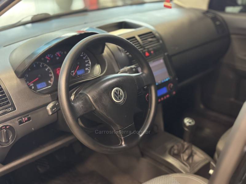 VOLKSWAGEN - POLO - 2008/2009 - Preta - R$ 38.900,00