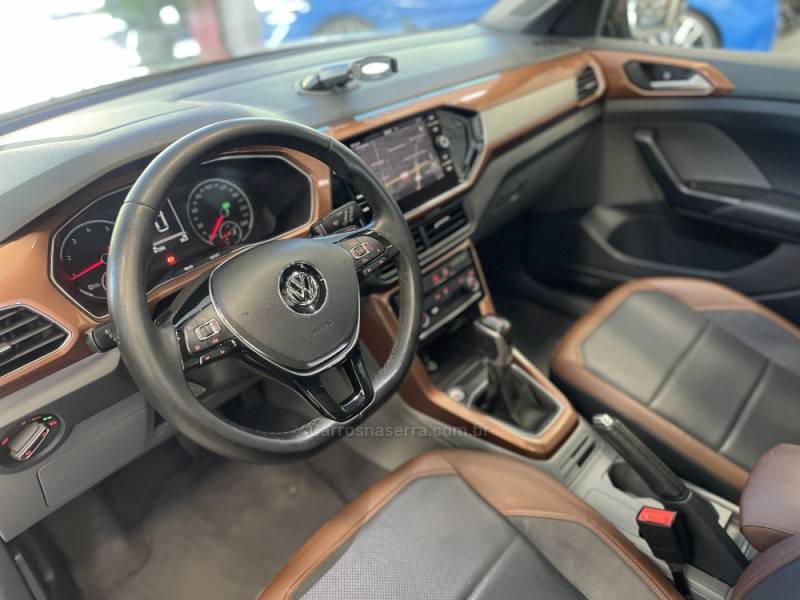 VOLKSWAGEN - T-CROSS - 2019/2020 - Cinza - R$ 108.900,00