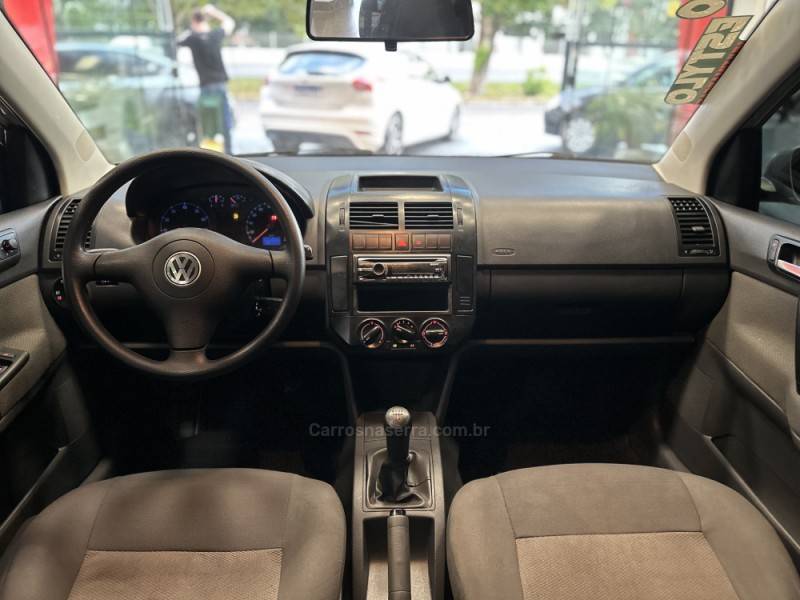 VOLKSWAGEN - POLO - 2007/2008 - Prata - R$ 37.900,00