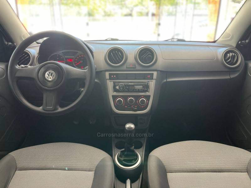VOLKSWAGEN - VOYAGE - 2011/2012 - Prata - R$ 36.900,00