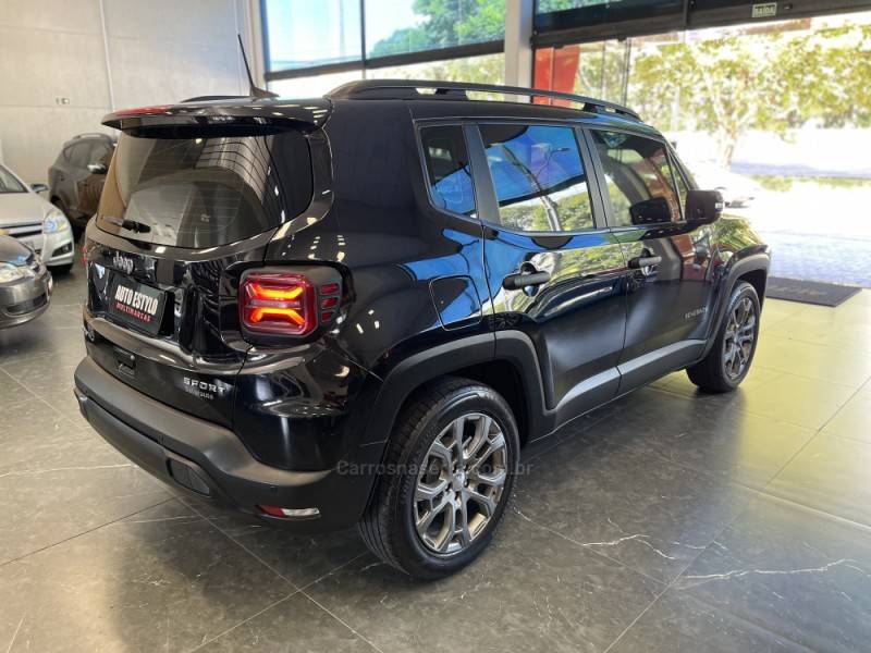 JEEP - RENEGADE - 2022/2022 - Preta - R$ 110.900,00