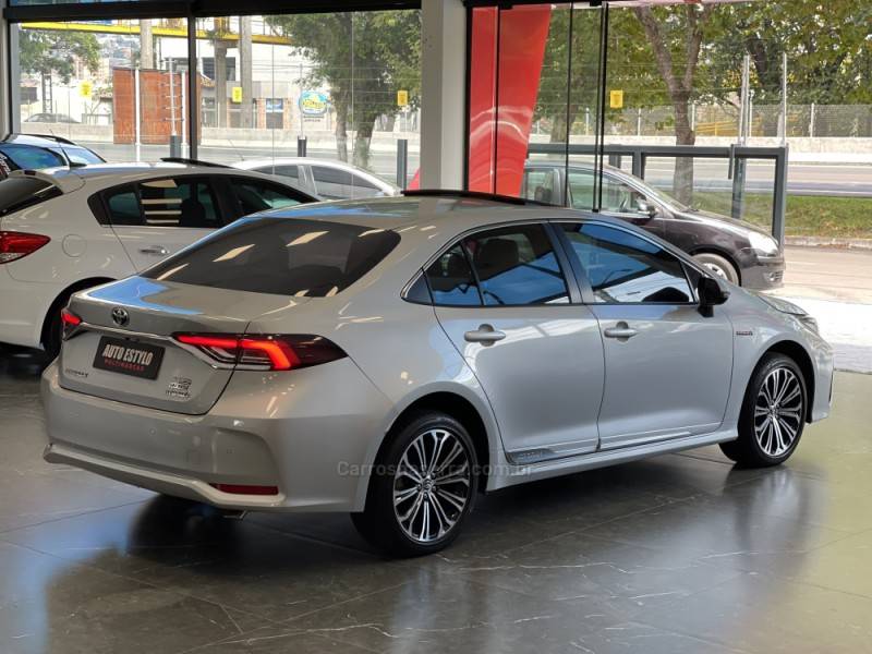 TOYOTA - COROLLA - 2022/2023 - Prata - R$ 158.900,00