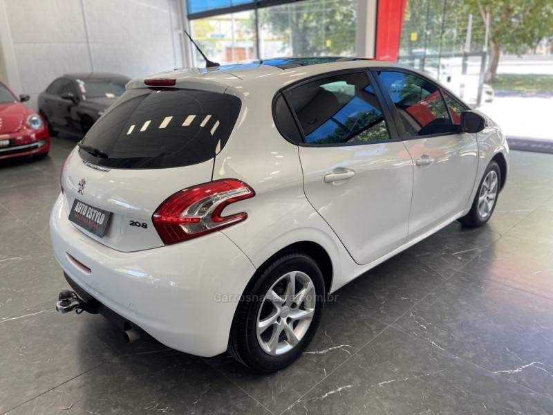 PEUGEOT - 208 - 2013/2014 - Branca - R$ 42.900,00