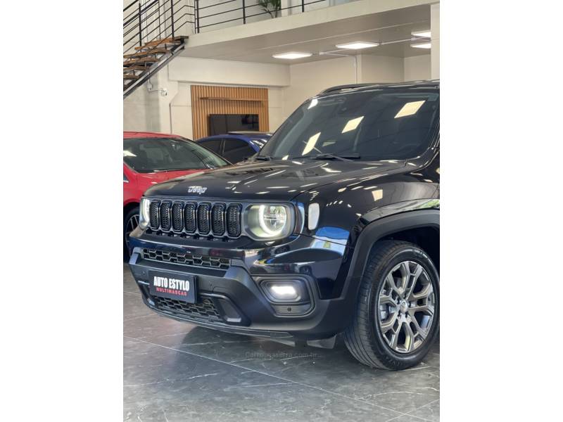 JEEP - RENEGADE - 2022/2022 - Preta - R$ 110.900,00