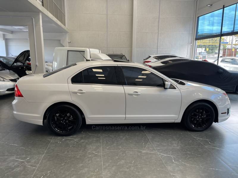 FORD - FUSION - 2011/2012 - Branca - R$ 54.900,00