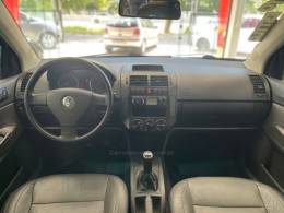 VOLKSWAGEN - POLO SEDAN - 2009/2010 - Preta - R$ 35.900,00
