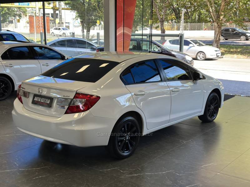 HONDA - CIVIC - 2014/2015 - Branca - R$ 71.900,00