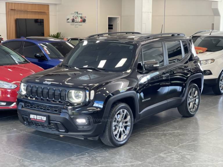 JEEP - RENEGADE - 2022/2022 - Preta - R$ 110.900,00