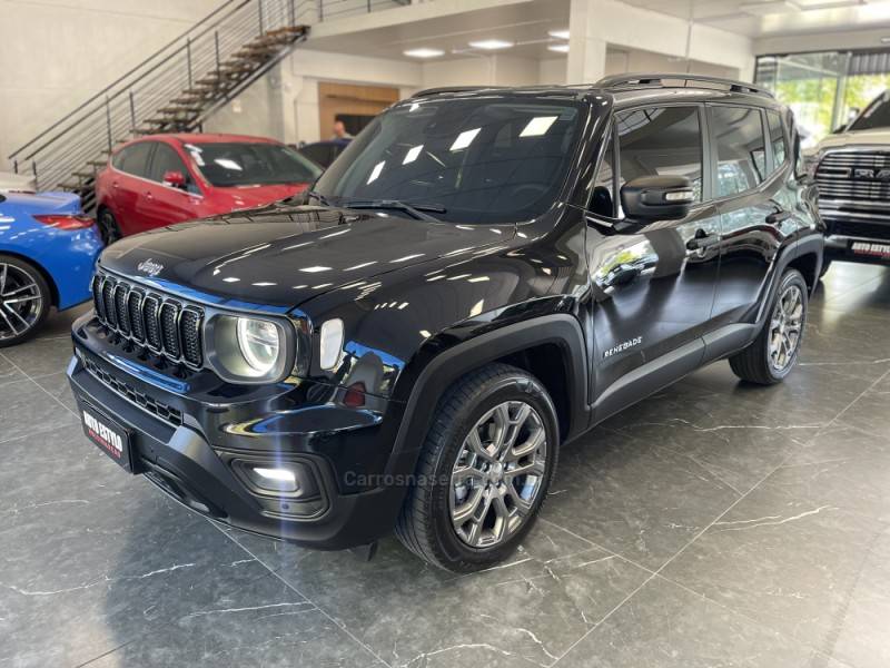 JEEP - RENEGADE - 2022/2022 - Preta - R$ 110.900,00
