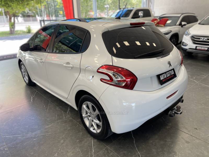 PEUGEOT - 208 - 2013/2014 - Branca - R$ 42.900,00