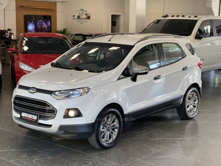 FORD - ECOSPORT - 2014/2015 - Branca - R$ 57.900,00