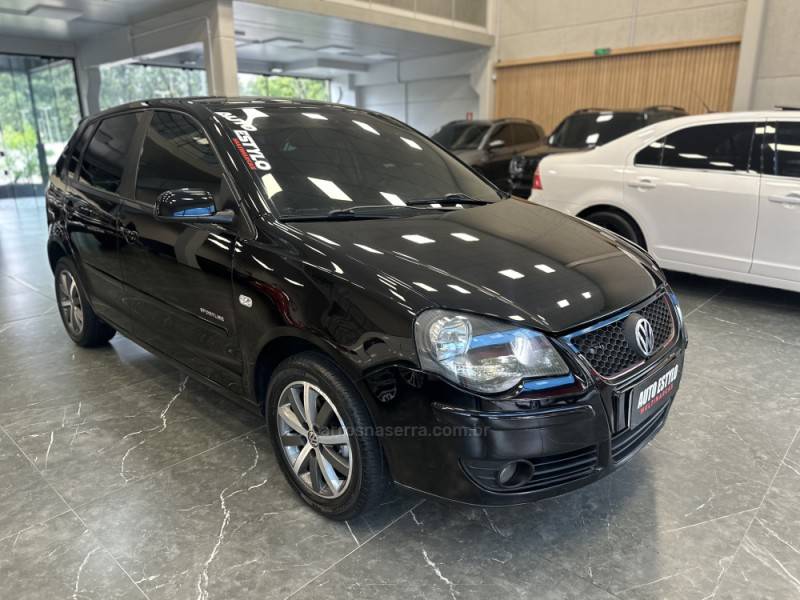 VOLKSWAGEN - POLO - 2008/2009 - Preta - R$ 38.900,00